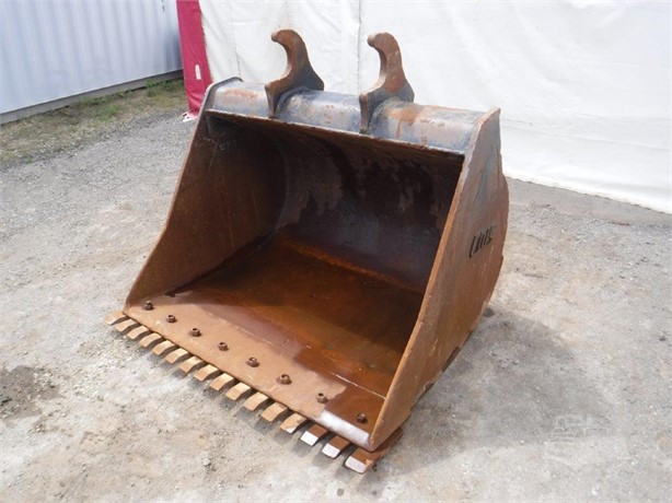 1900 CWS 250 SERIES WITH WBM STYLE LUGS Used Bucket, Ditch Cleaning (Pembersihan Parit) for rent