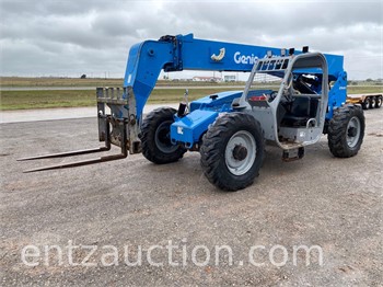 25′ Genie Super Lift W/Forks & Outriggers
