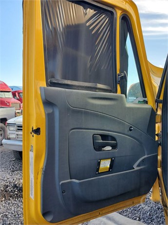 2019 INTERNATIONAL DURASTAR 4300 Used Door Truck / Trailer Components for sale