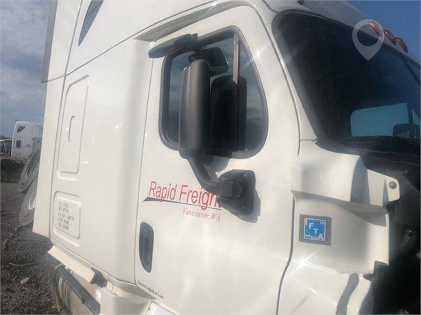 2018 FREIGHTLINER CASCADIA 125 Used Door Truck / Trailer Components for sale