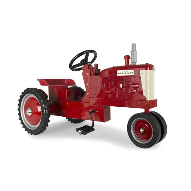 CASE IH FARMALL 230 New Die-cast / Other Toy Vehicles Toys / Hobbies for sale