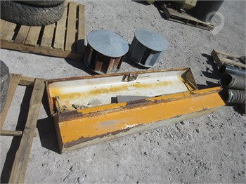SIDE MOUNT TOOL BOX AND ROOF VENTS Used Tool Box Truck / Trailer Components auction results