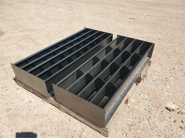 (2) 4FT UNUSED METAL BOLT BINS (1) W/32 BINS (1) W Used Parts / Accessories Shop / Warehouse auction results