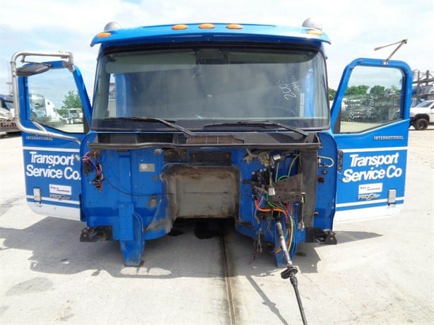 2005 INTERNATIONAL 9400 Used Cab Truck / Trailer Components for sale