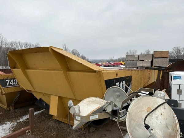 1968 CATERPILLAR 740 Used Bed for sale