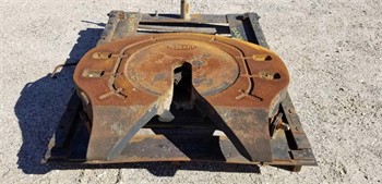 1996 INTERNATIONAL 9200 Used Fifth Wheel Truck / Trailer Components for sale