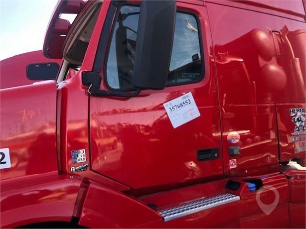 2017 VOLVO VNL Used Door Truck / Trailer Components for sale