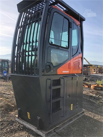 DOOSAN DX300LL-5 Used キャブ、その他 for rent