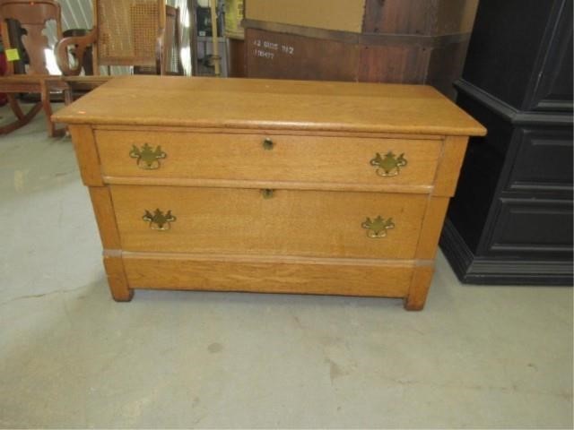 Antique Lowboy Oak Dresser 2 Drawer Ron And Ray Tosch Auction