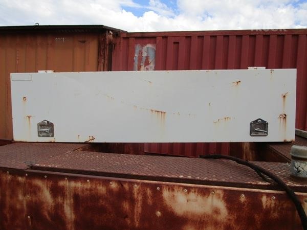 CUSTOM MADE TOOL BOX Used Gereedschapskist Vrachtwagen-/aanhangwagencomponenten te koop
