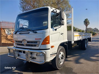 2016 HINO 500 1626 Gebraucht Pritschen LKW mit Bordwände zum verkauf