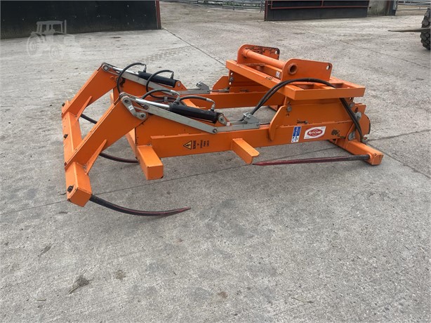 2016 RITCHIE BALE GRAB Used Bale Grabbers / Handlers Farm Attachments for sale