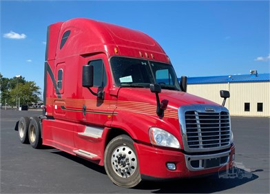 Freightliner Columbia Conventional Trucks W Sleeper For Sale 236 Listings Truckpaper Com Page 1 Of 10