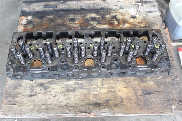 2000 CUMMINS Used Cylinder Head Truck / Trailer Components for sale