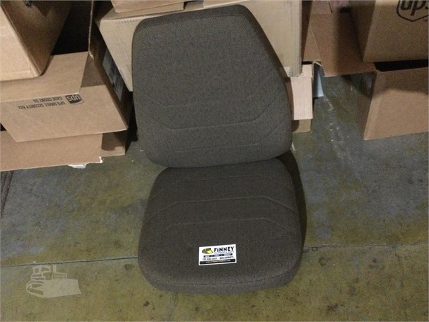 CASE 580K BACKHOE SUSPENSION SEAT CUSHION SET New 座椅