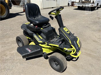 Best lawn mowers to order in Canada 2023