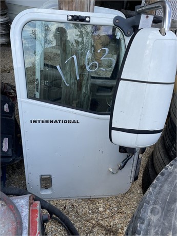 INTERNATIONAL COME OFF AN 07 INTERNATIONAL 9400I Used Door Truck / Trailer Components auction results