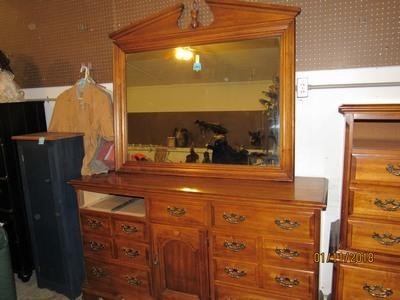 Sears Deerpath Dresser Mirror Jersey County Auctions