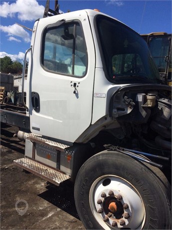 2005 FREIGHTLINER Used Cab Truck / Trailer Components for sale