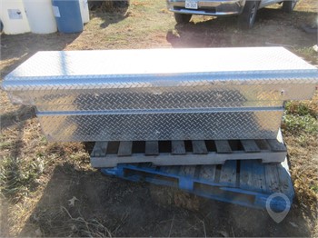 WEATHER GUARD FULL SIZE PICKUP TOOL BOX Used Tool Box Truck / Trailer Components auction results
