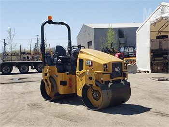 Caterpillar CB-424 Rouleau combiné acheter d'occasion dans Piémont