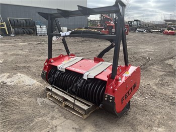 Round Bale Grapple with lockable arms SkidSteer - GLC Equipment