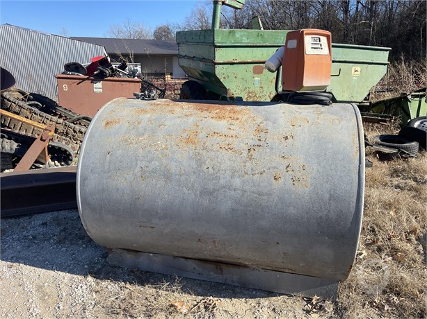 500 GALLON FUEL TANK WITH PUMP Used Storage Bins - Liquid/Dry auction results