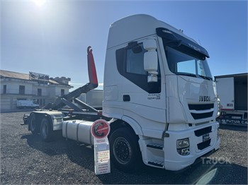 2016 IVECO ECOSTRALIS 500 Gebruikt Vrachtwagen met Haak-Kraan te huur