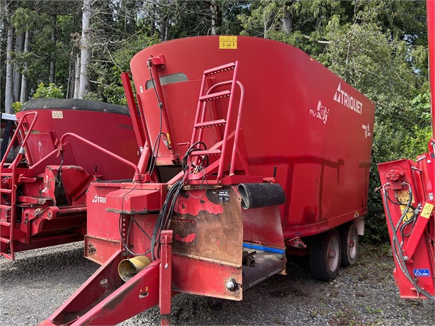 2005 TRIOLIET SOLOMIX 2-2000L VLH-B-T Used Feed/Mixer Wagon for sale