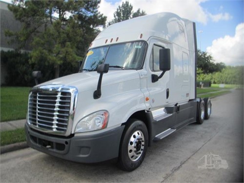 Freightliner Cascadia 113 Conventional Trucks W Sleeper For Sale In Los Angeles California 25 Listings Truckpaper Com Page 1 Of 1