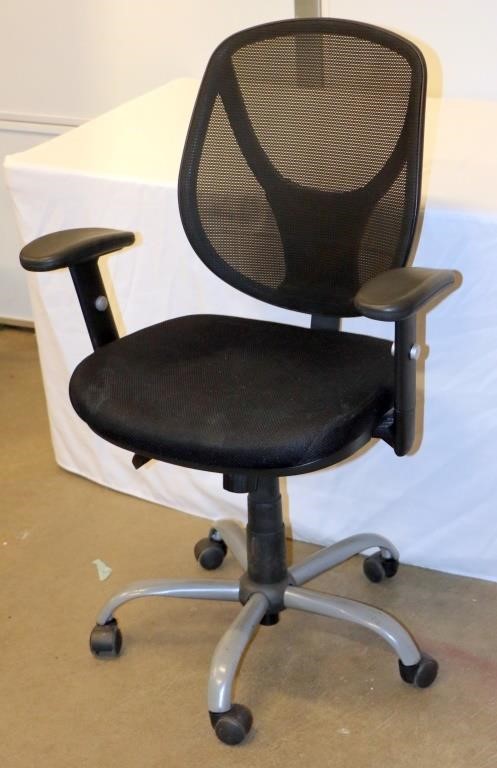 Mesh Back Cloth Task Office Chair Very Nice B Big Al S Auction