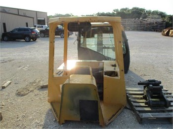 DEERE AT224260 Used Cab, OROPS for sale