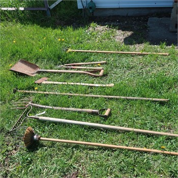 GARDEN TOOLS Used Lawn / Garden Personal Property / Household items for sale