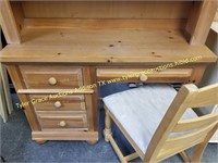 Broyhill Fontana Lighted Hutch Desk And Chair Tyler Grace Auctions