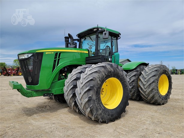 2013 JOHN DEERE 9560R Used 300 HP or Greater Tractors for sale