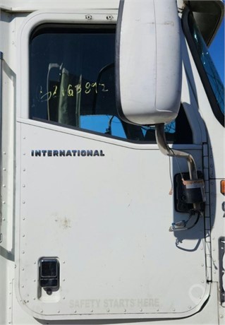 2006 INTERNATIONAL 9400I Used Door Truck / Trailer Components for sale