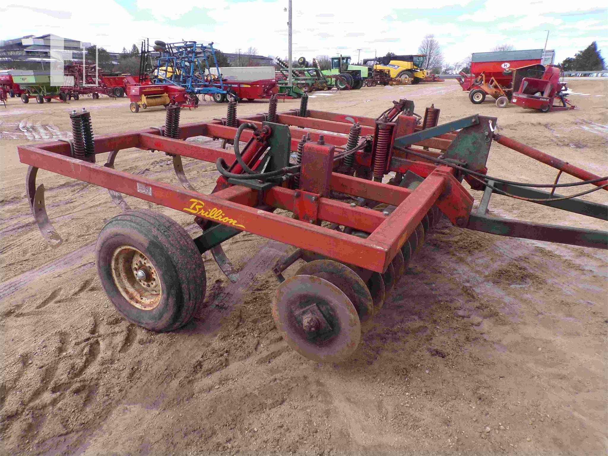 JACOBSEN VICTOR GAS POWERED REEL MOWER - Big Valley Auction