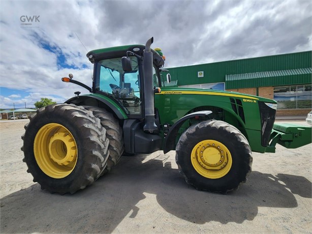 2012 JOHN DEERE 8260R Used 175 HP to 299 HP Tractors for sale