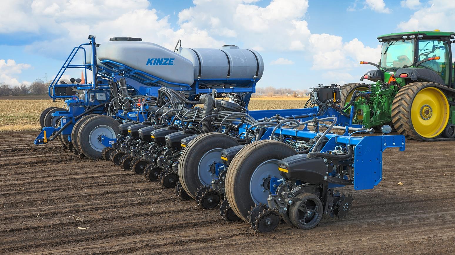 Kinze Launches New Planters For 2024 Featuring New 5000 Series Row Unit