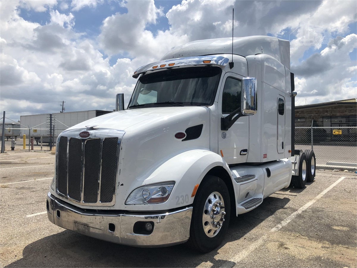 2015 PETERBILT 579 For Sale In Memphis, Tennessee | www.paulmartinsmith.com