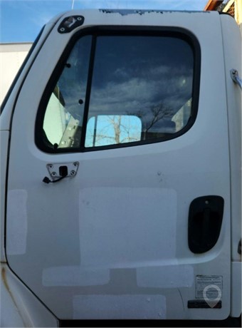 2010 FREIGHTLINER M2 106 HEAVY DUTY Used Door Truck / Trailer Components for sale