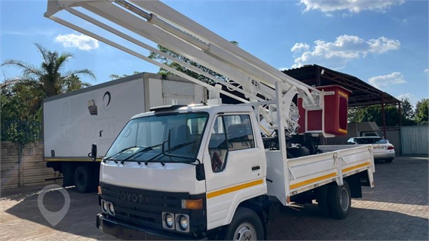1989 TOYOTA DYNA Used Cherry Picker Vans for sale