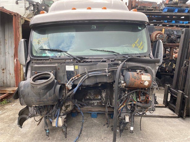 2006 PETERBILT 387 Used Cab Truck / Trailer Components for sale
