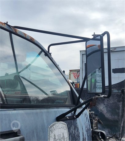 1993 CHEVROLET C60 KODIAK Used Glass Truck / Trailer Components for sale