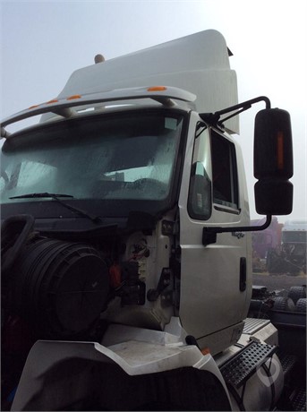 2009 INTERNATIONAL 8600 Used Cab Truck / Trailer Components for sale
