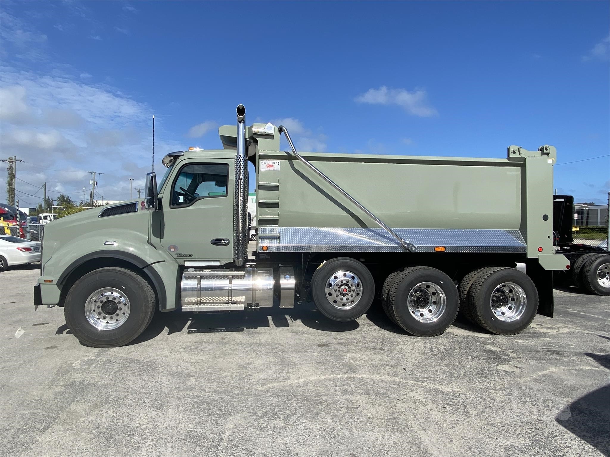 2024 KENWORTH T880 For Sale in Fort Lauderdale, Florida