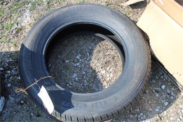(1) NEW 225/65R 17 102T LAUFENN TIRE Used Other auction results