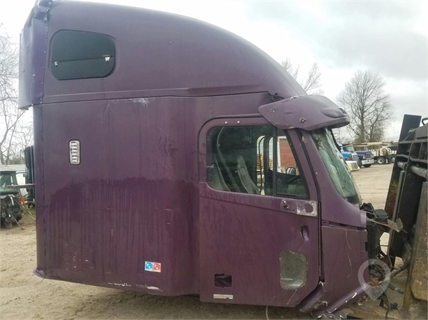 2005 FREIGHTLINER COLUMBIA 120 Used Cab Truck / Trailer Components for sale