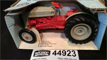 1988 FORD 8N SPECIAL EDITION GOLDEN JUBILEE Used Die-cast / Other Toy Vehicles Toys / Hobbies auction results