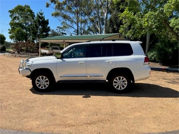 2017 TOYOTA LANDCRUISER Used SUV for sale